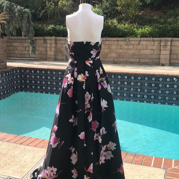 Sequin Hearts Strapless Black & Floral Gown Size 3 - Picture 6 of 8